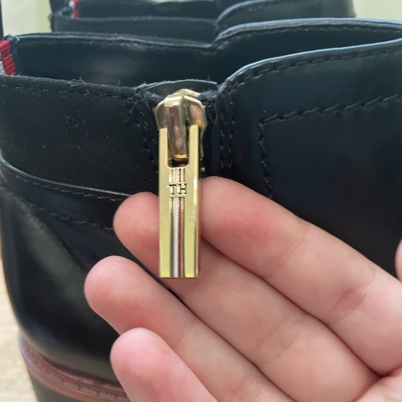 Tommy Hilfiger - Fawn Faux Leather, Black Booties - 6 - Picture 6 of 12